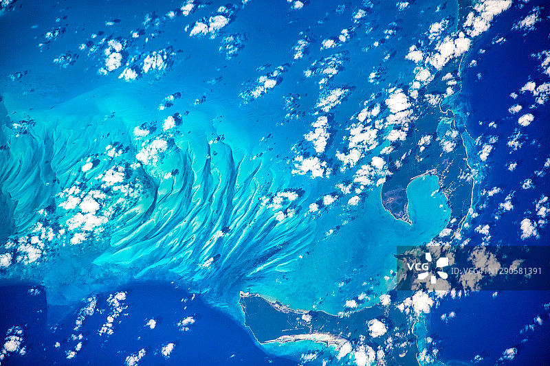 从太空看加勒比海，国际空间站飞越古巴和巴哈马之间图片素材