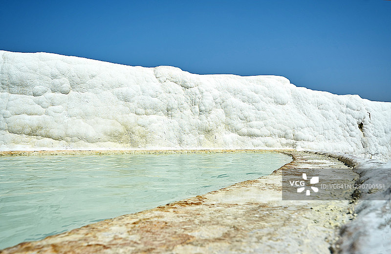 土耳其希拉波利斯棉花堡自然湖泊特写图片素材