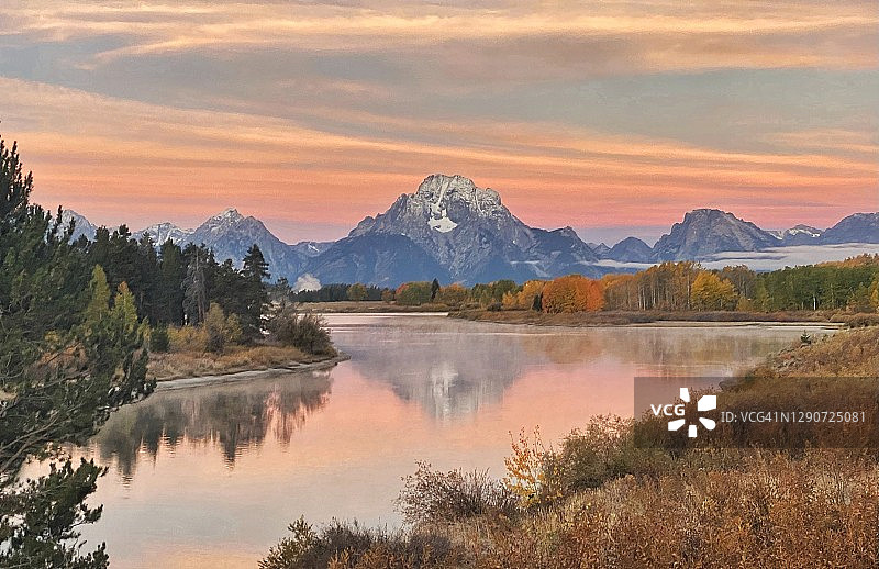 粉色天空黎明图片素材