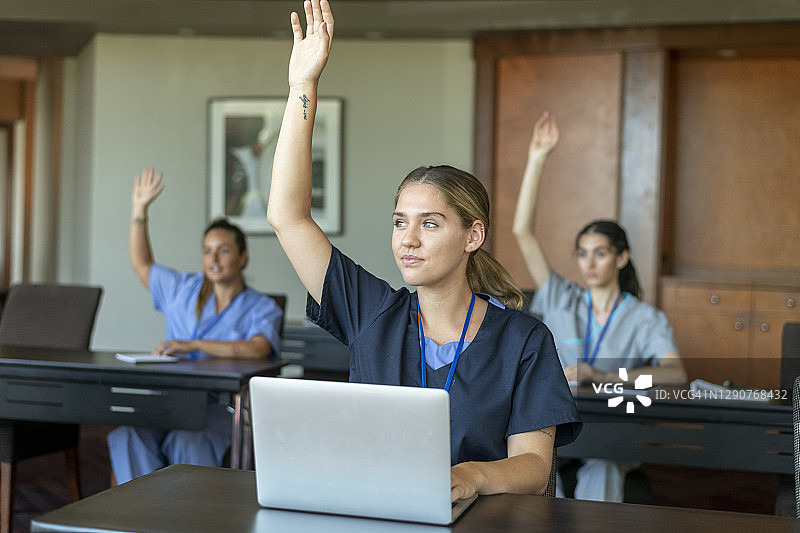 医学生上课听讲座图片素材