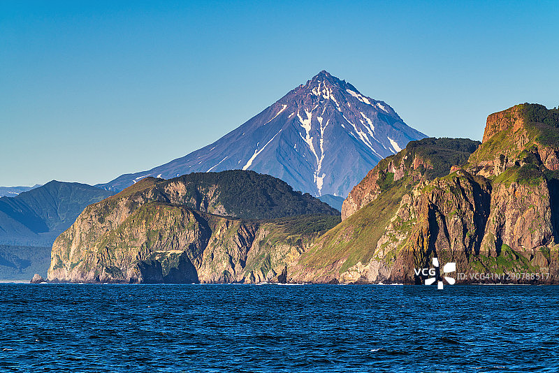 勘察加半岛海景：维柳钦斯克火山锥图片素材