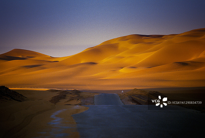 塔西利阿杰尔国家公园，阿尔及利亚，非洲图片素材