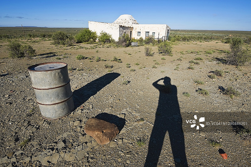 南非大卡鲁的废弃拱肩房屋图片素材
