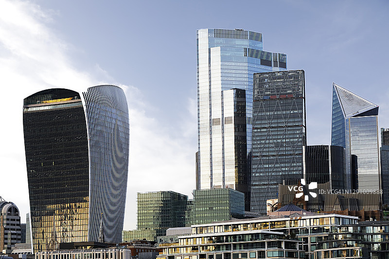伦敦金融区的现代办公楼图片素材