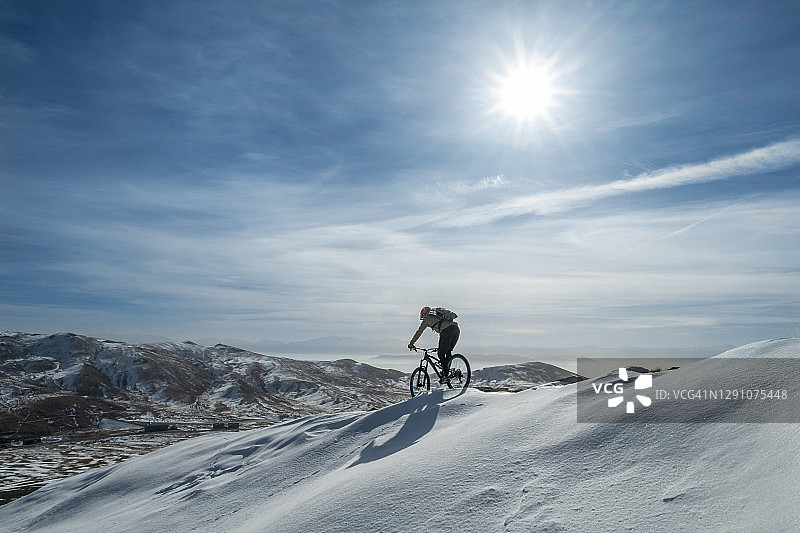 雪地自行车图片素材