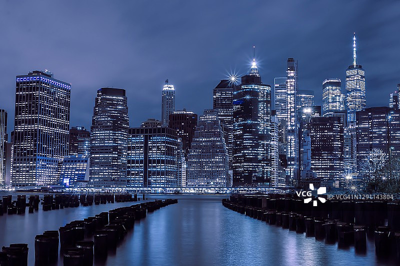 傍晚的纽约曼哈顿下城城市景观图片素材