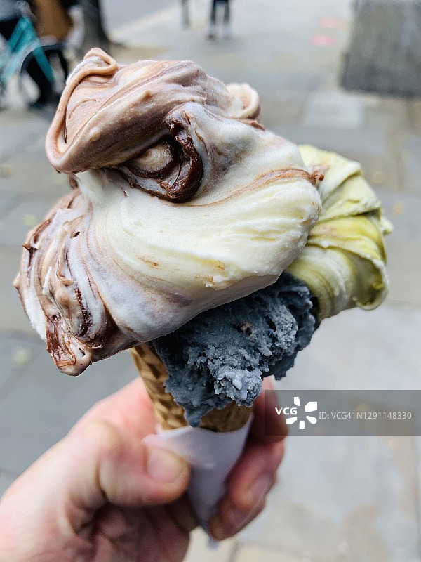 意大利冰淇淋甜筒图片素材