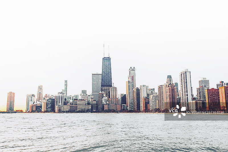 从密歇根湖看到的芝加哥天际线图片素材