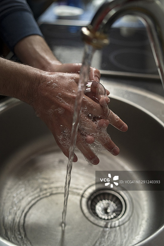 用肥皂洗手图片素材