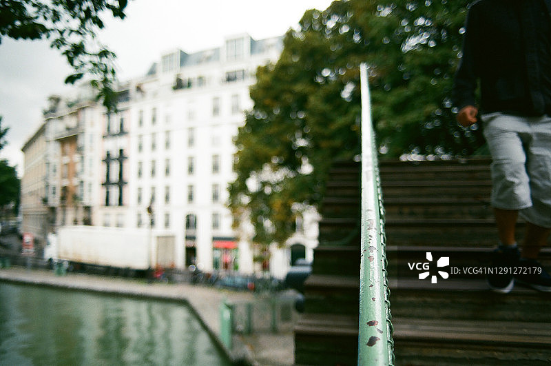 巴黎圣马丁运河上的桥梁图片素材