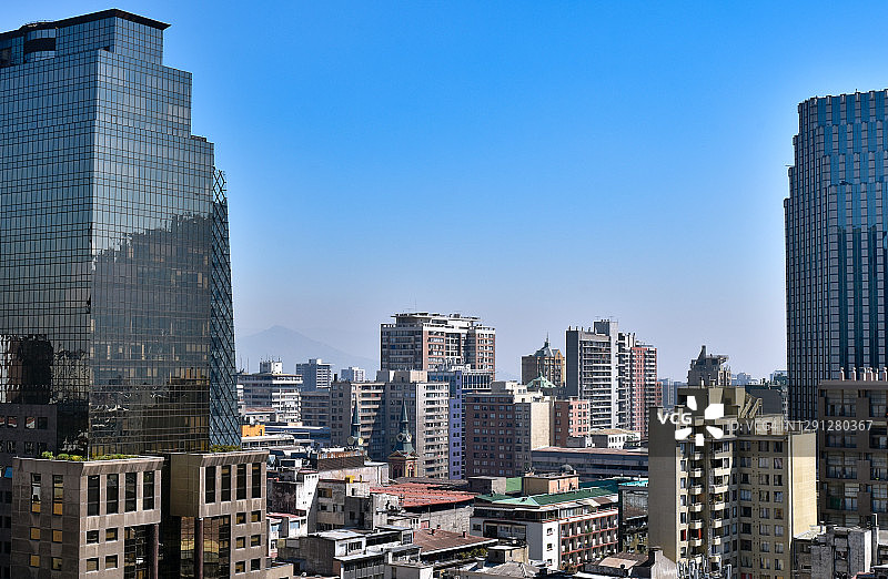 圣地亚哥市中心天际线图片素材