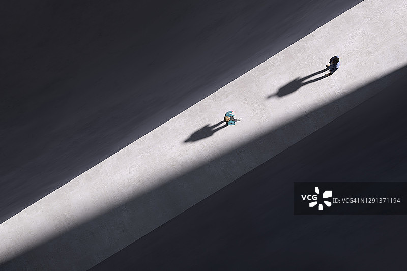 狭窄迷宫中的相遇图片素材