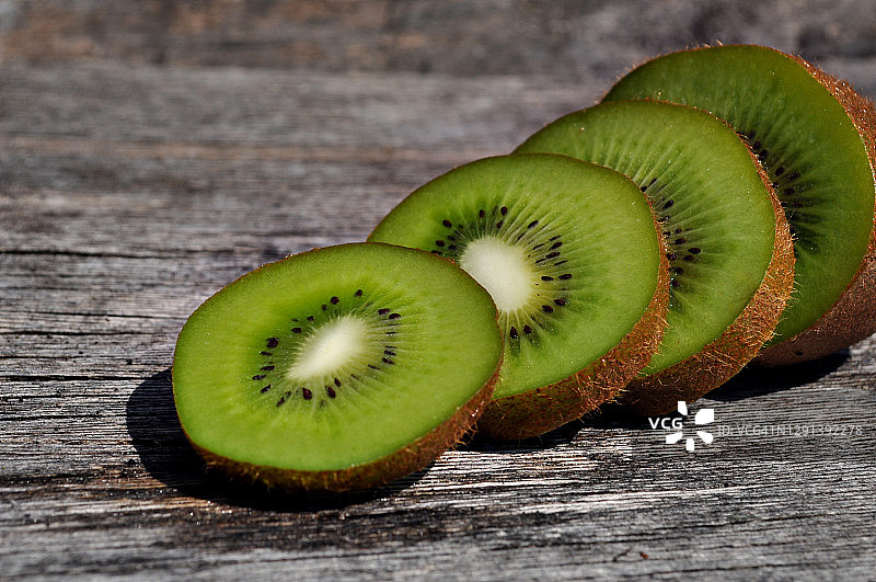 新鲜美味的猕猴桃切片美食摄影图片素材