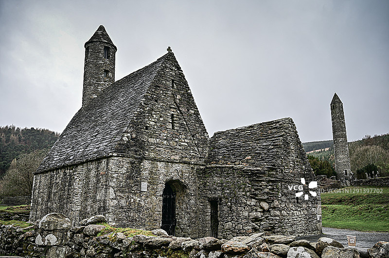 格伦达洛修道院遗址的圣凯文教堂-爱尔兰威克洛郡图片素材