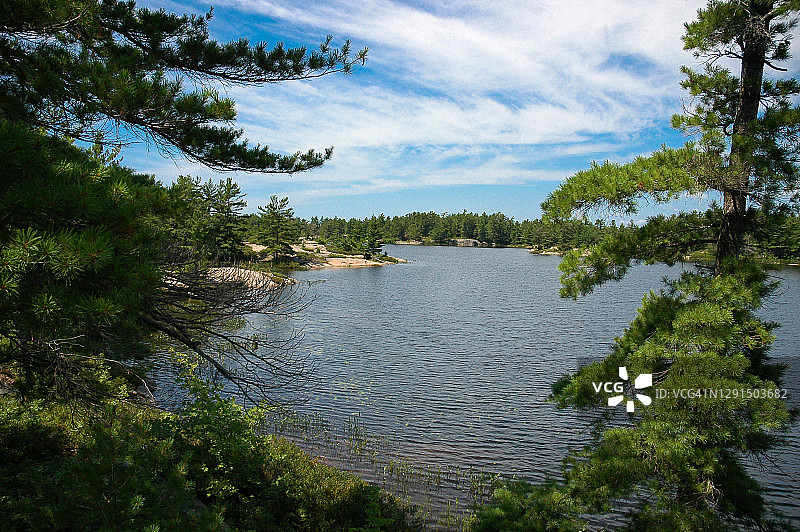加拿大安大略省乔治亚湾群岛国家公园博索莱伊岛的经典乔治亚湾风光图片素材