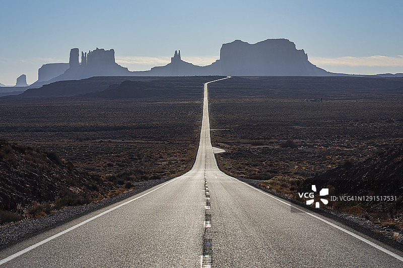 美国163号公路西南方向的标志性景观图片素材
