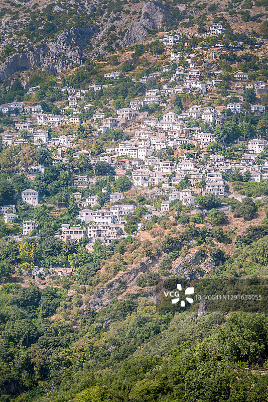 希腊马格尼西亚佩利翁半岛沃洛斯附近的马科尼察村图片素材