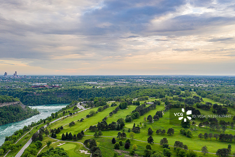 尼亚加拉河和尼亚加拉河游憩步道，安大略省，加拿大图片素材