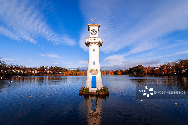 威尔士加的夫罗阿斯公园钟楼灯塔图片素材