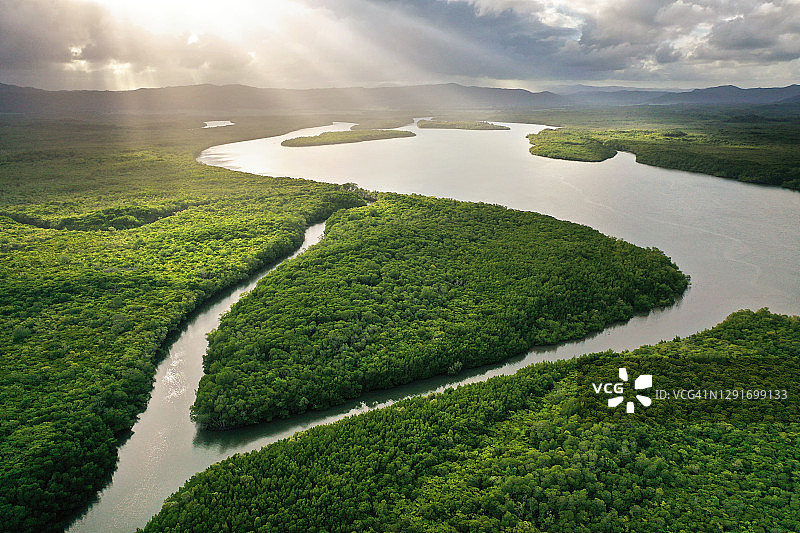 热带雨林岛屿河湾风光图片素材