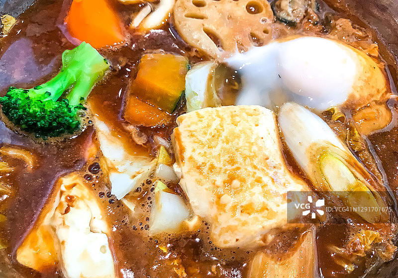 红色味噌火锅食材图片素材