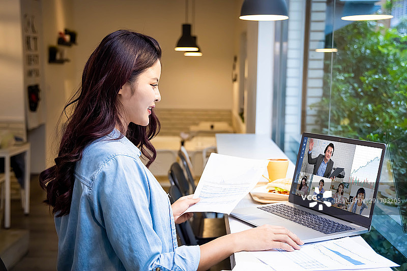 远程办公视频会议概念图片素材