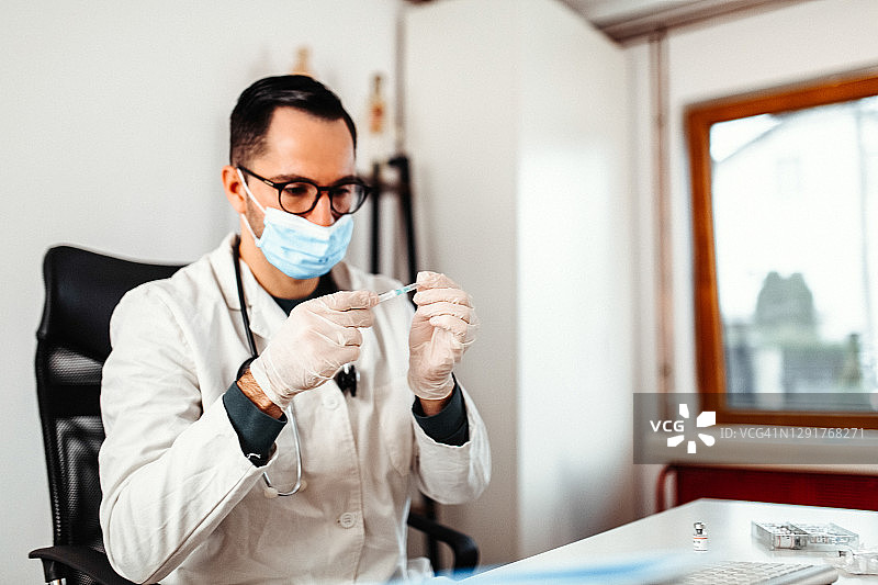 新冠疫苗已准备就绪图片素材