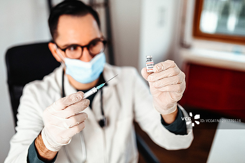 新冠疫苗已准备就绪图片素材