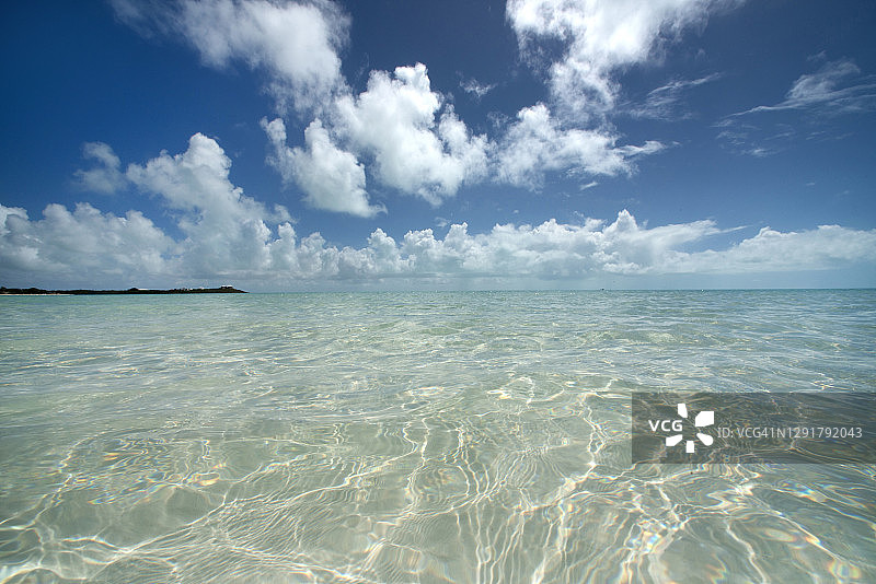 长湾海滩图片素材