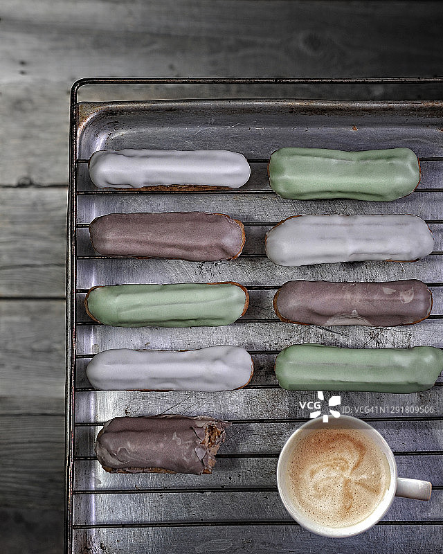 美食摄影：釉面泡芙图片素材