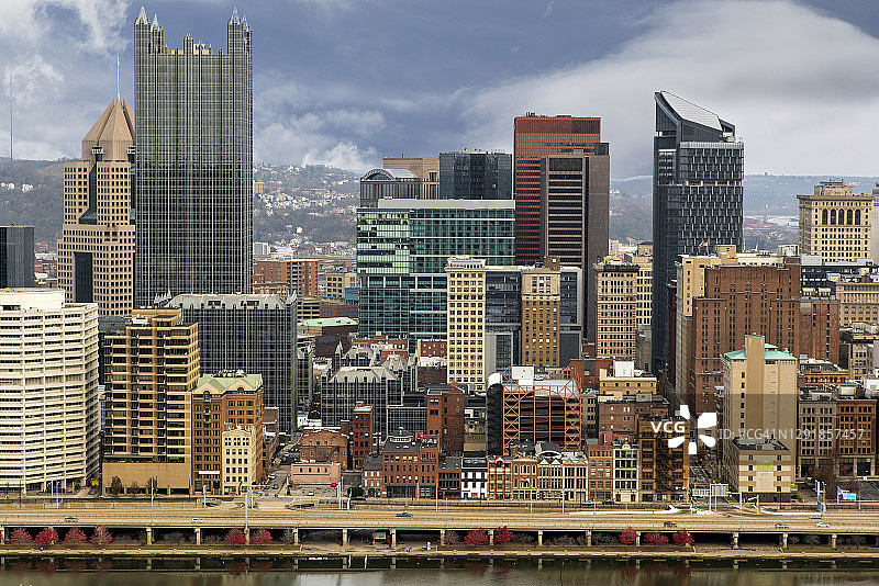 莫农加希拉河畔的匹兹堡天际线图片素材