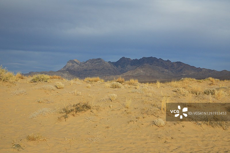 沙漠山地景观图片素材