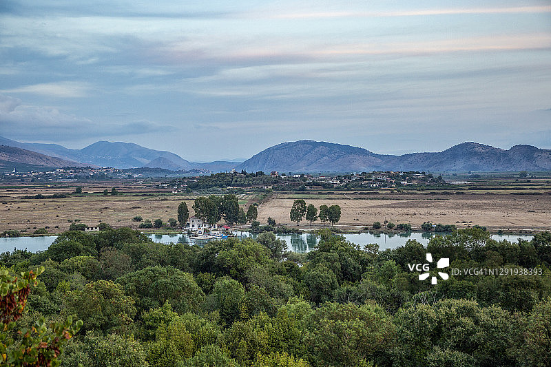 阿尔巴尼亚发罗拉州布特林特湖泊风光图片素材