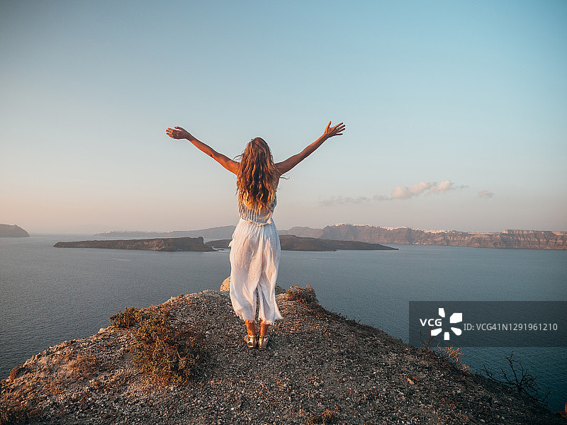 女人在希腊度假图片素材