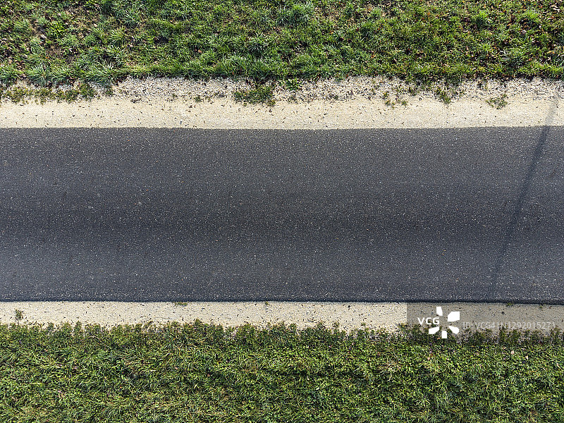 空旷的沥青路航拍图片素材