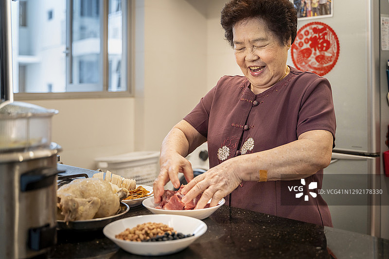 亚洲华人腌制猪肉图片素材