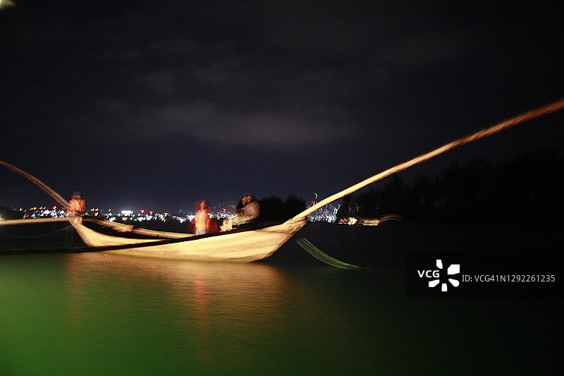 基伍湖上的渔民图片素材