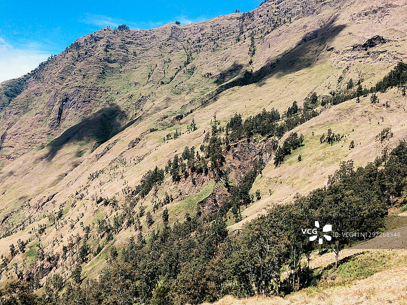攀登印尼龙目岛林贾尼火山图片素材