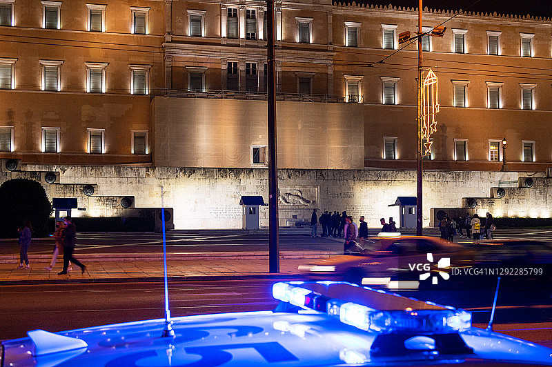 希腊雅典议会前的警灯闪烁图片素材