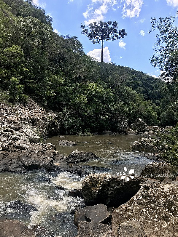岩石河流图片素材