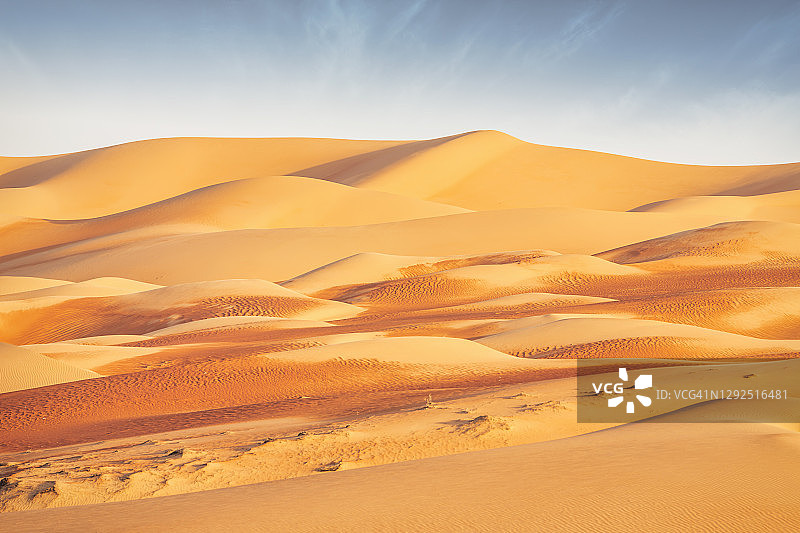 阿拉伯联合酋长国阿布扎比鲁卜哈利沙漠沙丘图片素材