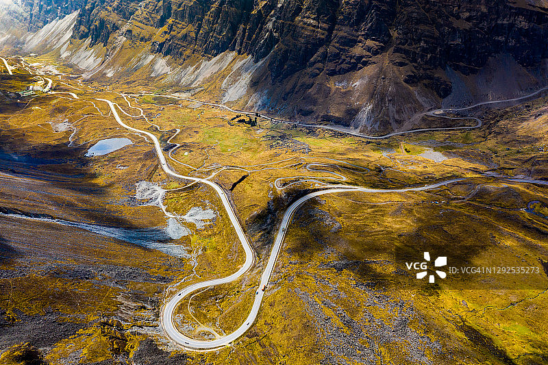 玻利维亚山路景观：Ruta nacional 3上的山口图片素材