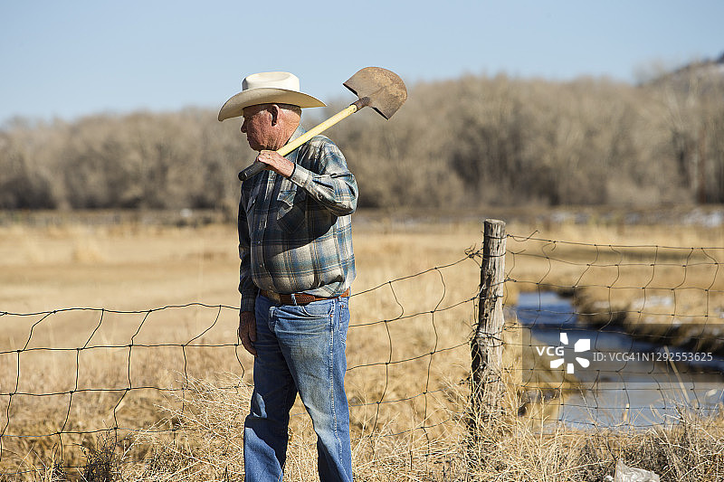 老年牧场主图片素材