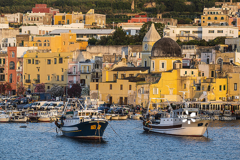 意大利那不勒斯海湾普罗奇达岛港口图片素材