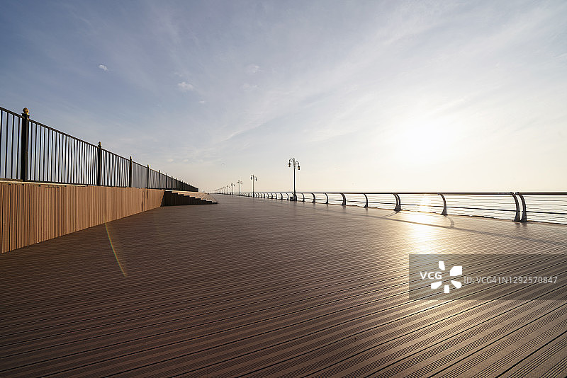 海上木制户外平台图片素材