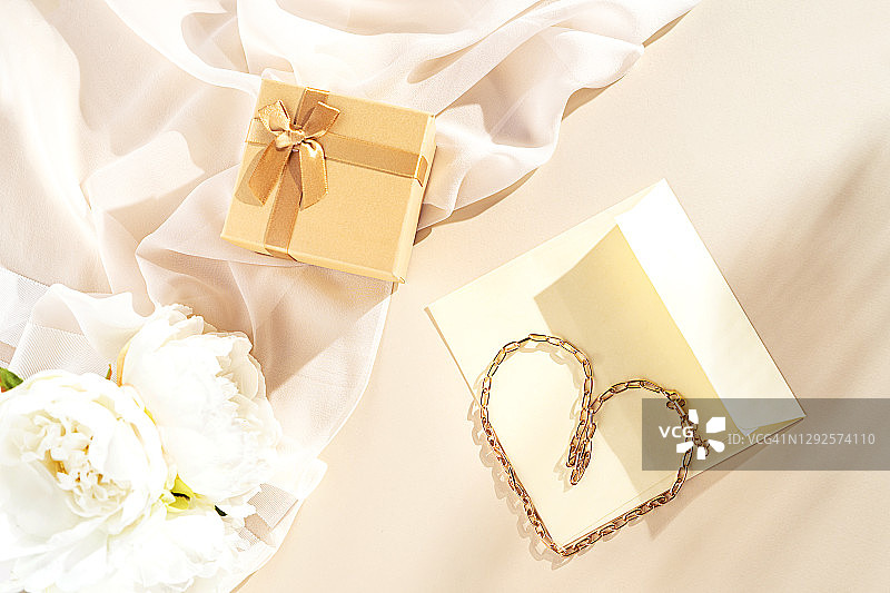 情人节美妆礼品概念图片素材