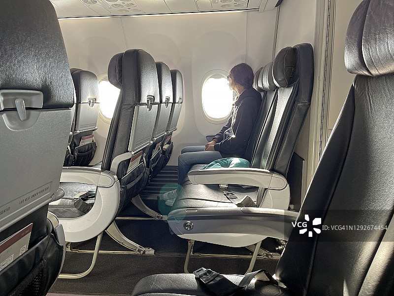 冠状病毒大流行期间的航空旅行空座位图片素材