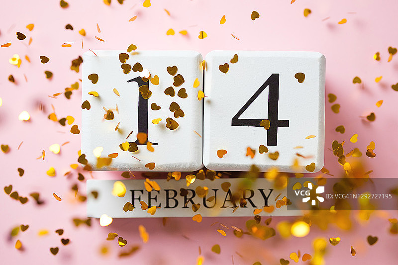 2月14日白色木质日历，粉色背景情人节贺卡图片素材