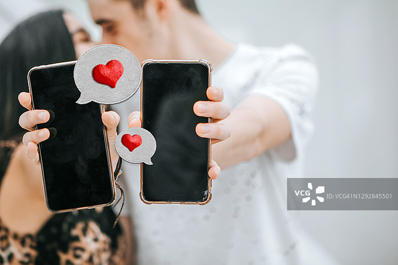 疫情期间的在线约会图片素材