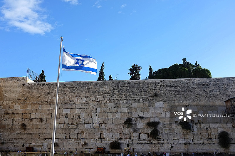耶路撒冷哭墙的冬日清晨与以色列国旗图片素材